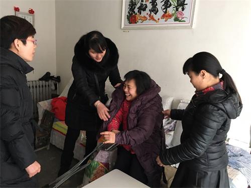 图为部分受捐助残疾人