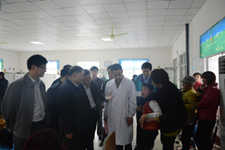 省残联王学曦一行到市中区脑瘫康复中心观看现场_副本