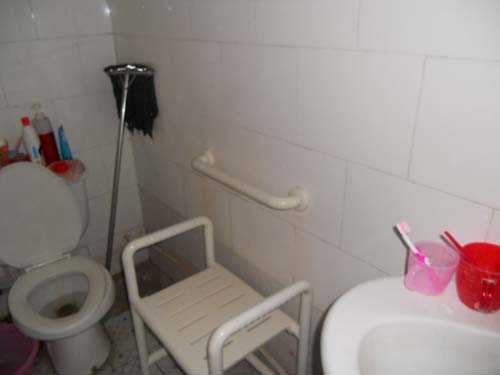 图为残疾人辅助器具