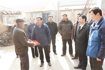 图为慰问现场