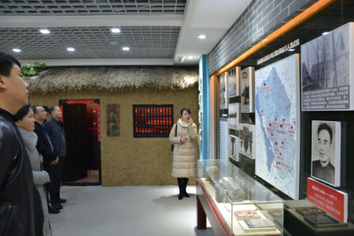 学习参观统一战线展馆及典型示范党建服务中心