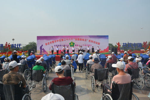 图为活动现场