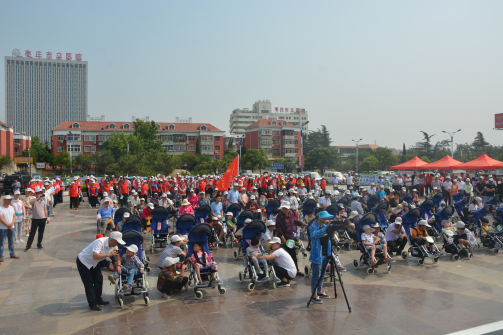 图为活动现场