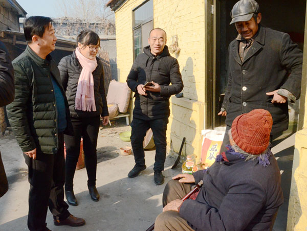 图为慰问现场