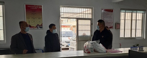 市中区残联为辛庄社区坚守防疫一线的同志们送去了口罩、消毒液、一次性手套等防疫物资