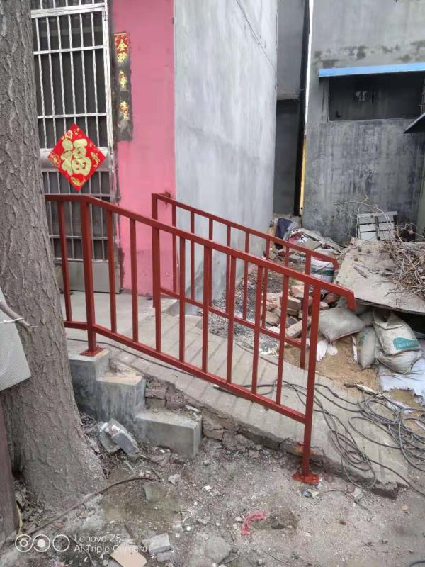 为残疾人安装双侧强化扶手