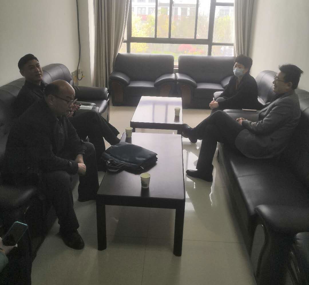 调研指导组详细听取各镇街开展无障碍改造工作进展情况.jpg