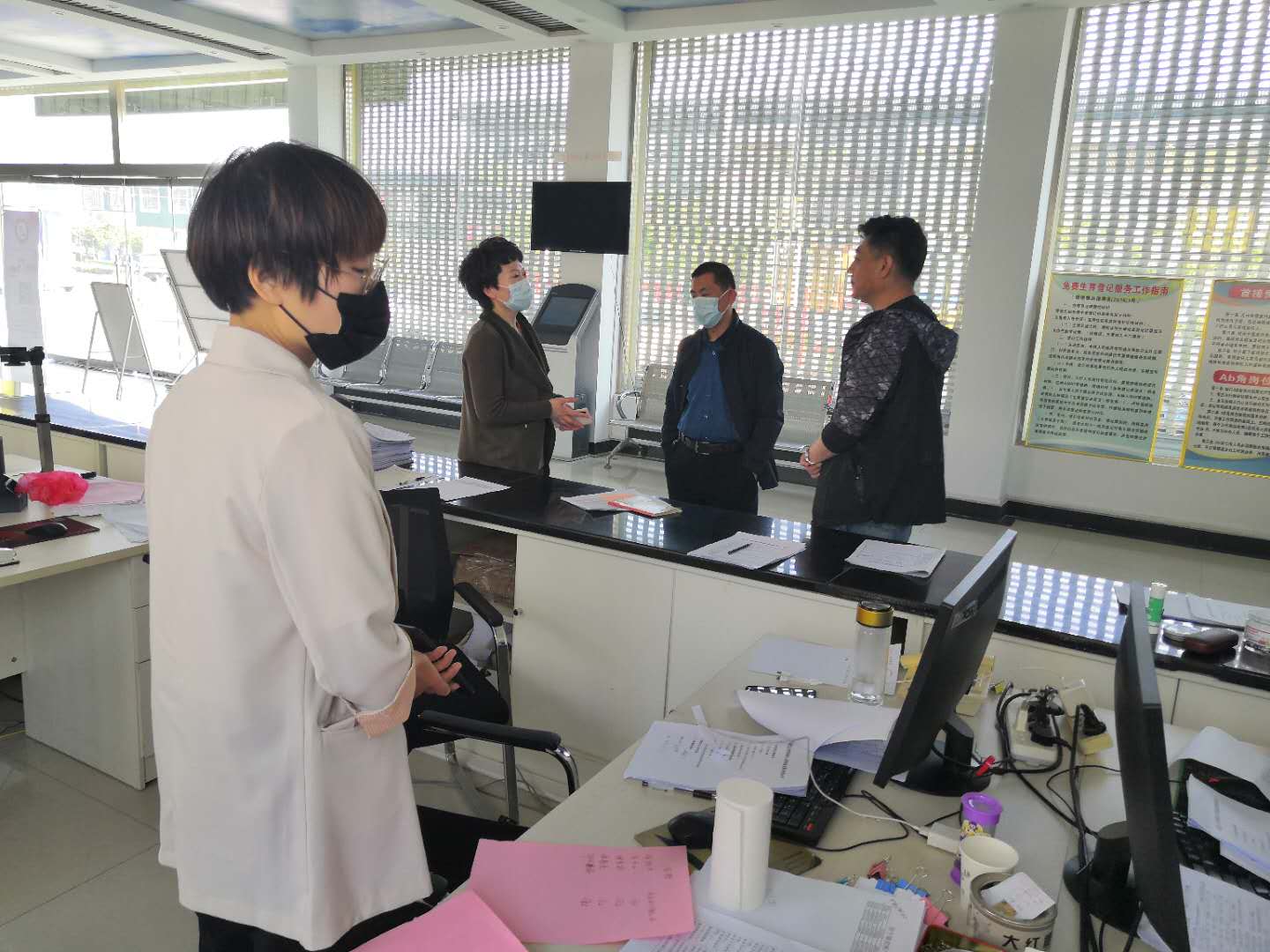在阴平镇调研