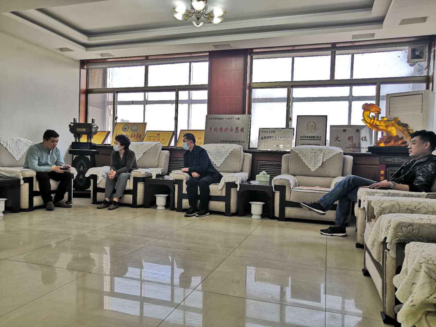 在古邵镇调研