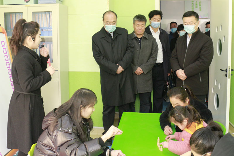 视察康复中心2.JPG