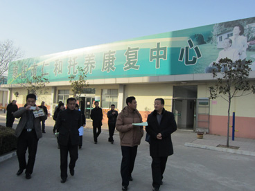 图为现场考察
