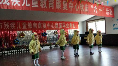 图为表演舞蹈