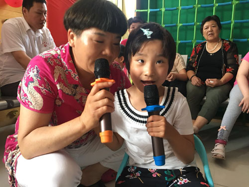 图为节目互动中