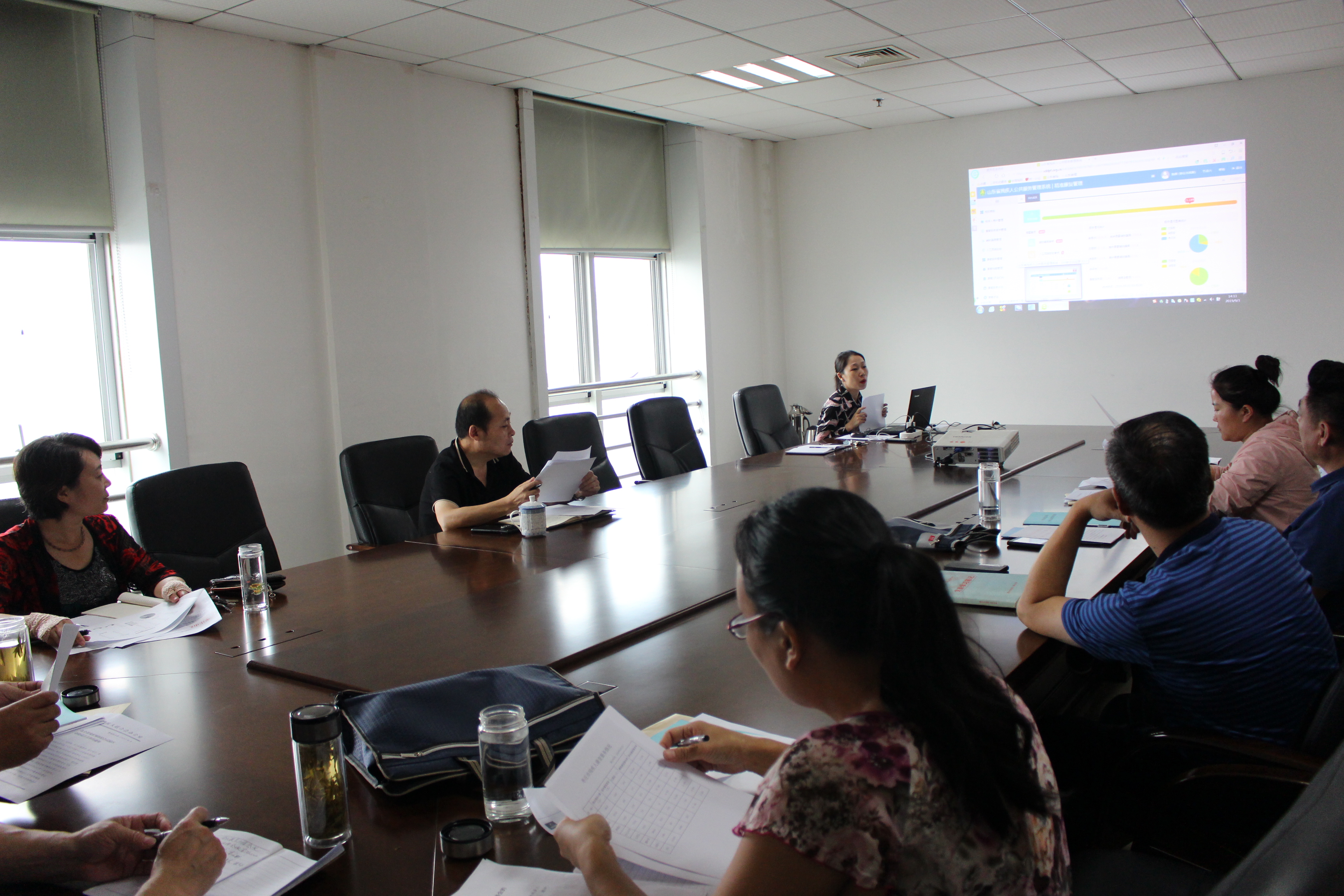 图为市残联召开全市精准康复工作座谈会。